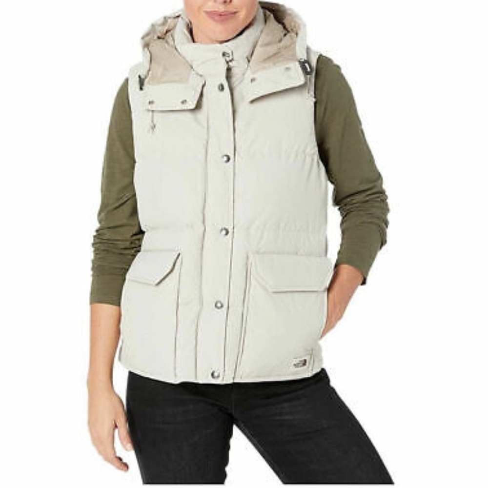 The Northface Down Sierra Vest In Dove Gray